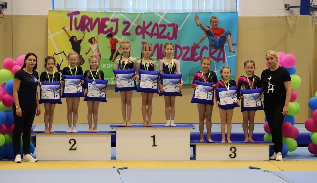 Turniej z okazji Dnia Dziecka dla akrobatów i trampolinistów