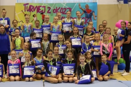 Starty akrobatów w  Międzywojewódzkim Turnieju w Akrobatyce Sportowej