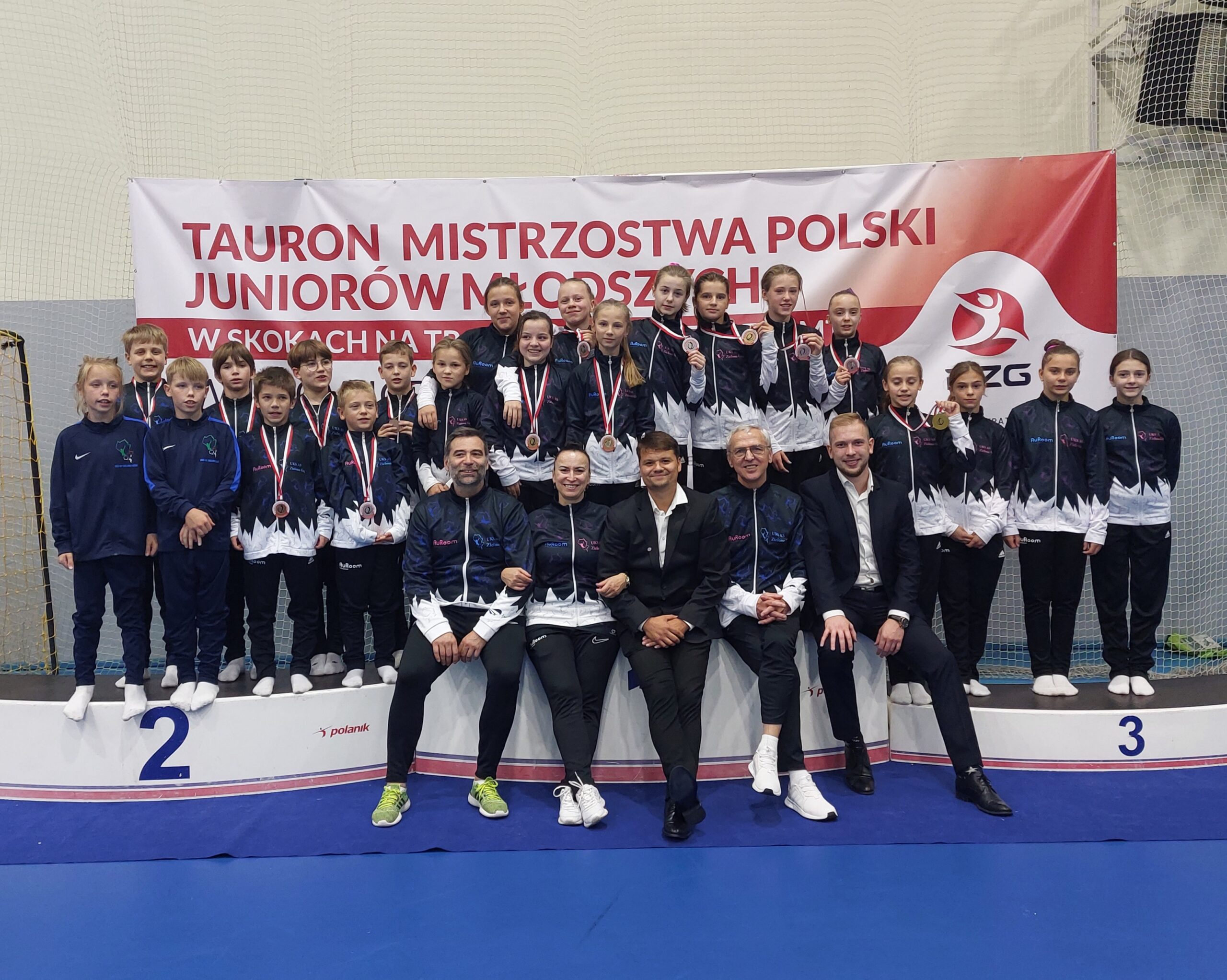 Nasze uczennice Mistrzyniami🥇🤩 i Vice-Mistrzyniami🥈🥰 Polski Juniorów Młodszych w Skokach na Trampolinie w Wilkowicach 06-08.10.2023r.